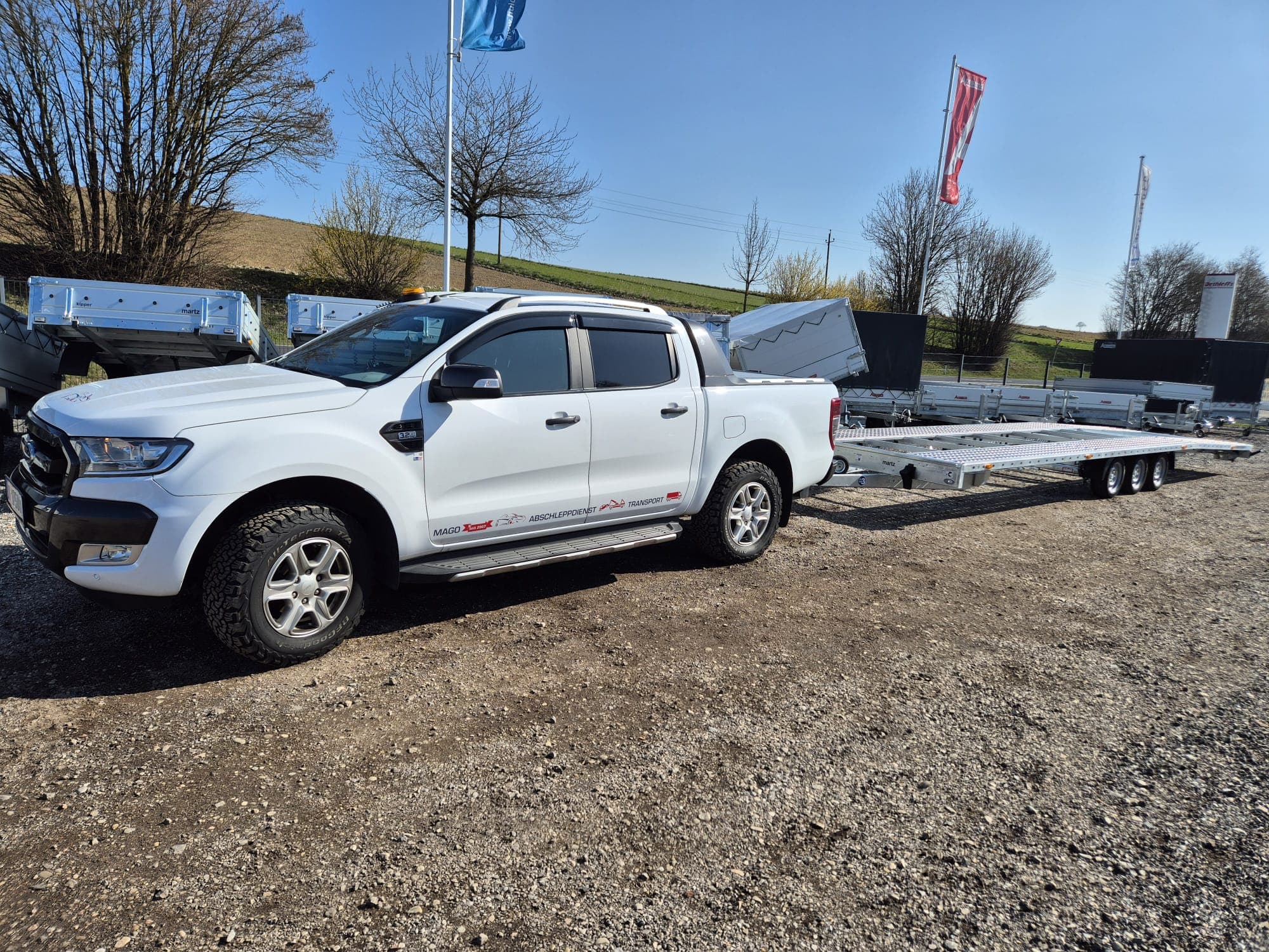 Große Anhänger von MAGOTransport
